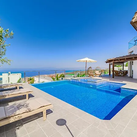 Casa Roque Del Mar Private With Heated Saltwater Pool, Jacuzzi & Ocean Views Villa